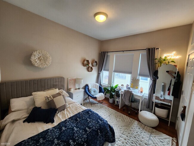 Building Photo - 4 br, 2 bath House - 11 Wadsworth St # 101 1