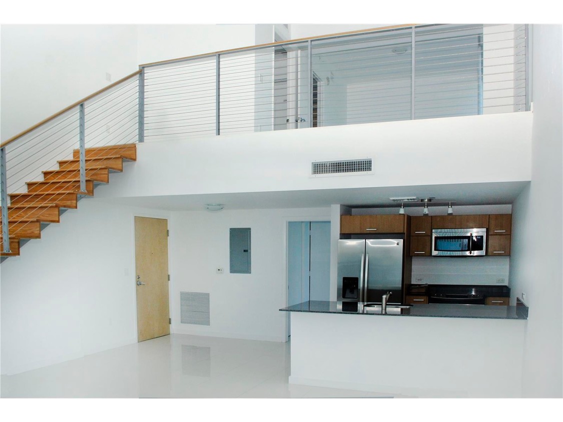 Foto principal - 350 S Miami Ave