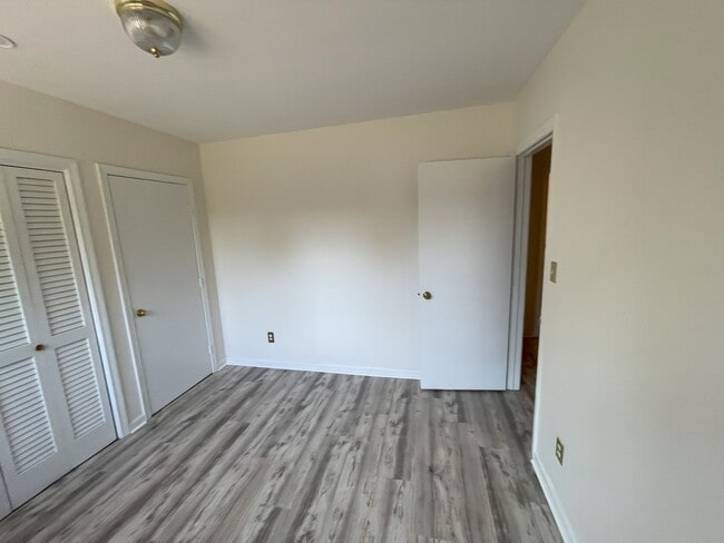 Building Photo - 136 Millard St