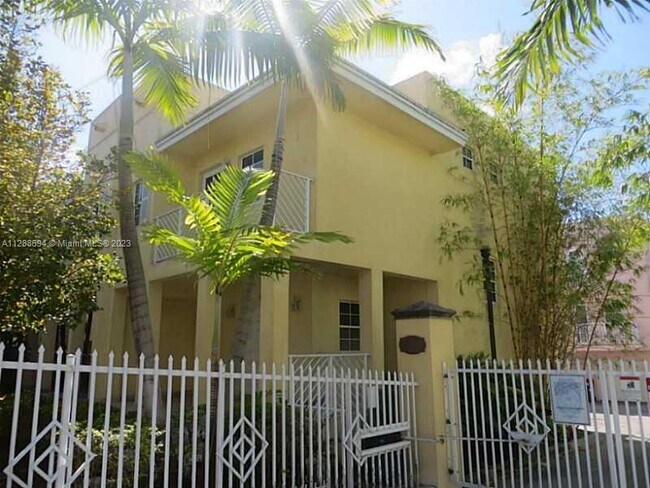Foto del edificio - 930 SW 10th St