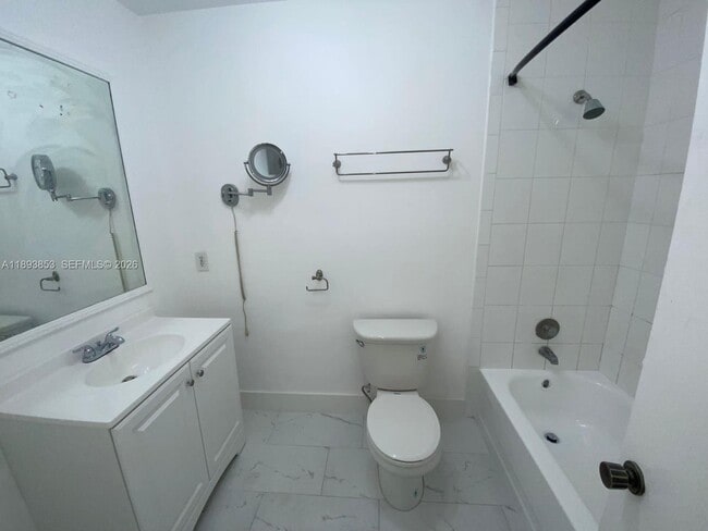 Foto del edificio - 15389 S Dixie Hwy