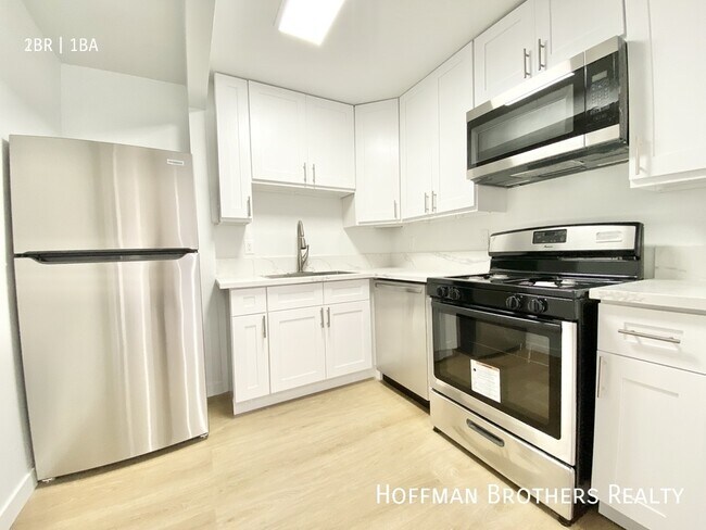 Foto del edificio - 7441 Hazeltine Ave