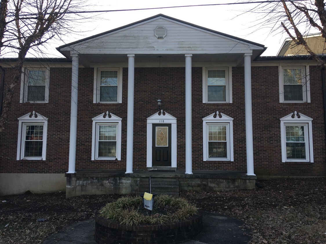 Primary Photo - 118 W Williams St