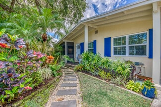 Building Photo - 404 S Caloosahatchee Ave