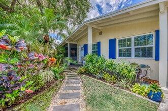 Building Photo - 404 S Caloosahatchee Ave