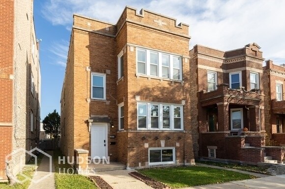 Primary Photo - AVAILABLE NOW! - 2213 S Elmwood Avenue Uni...