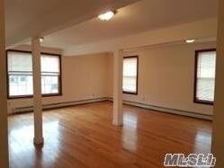 Foto del edificio - 143 Searingtown Rd