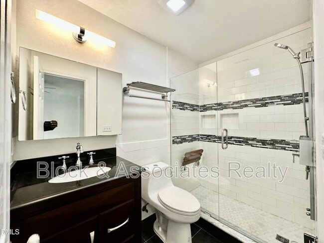 Foto del edificio - 7327 Bonnie Ridge Ct