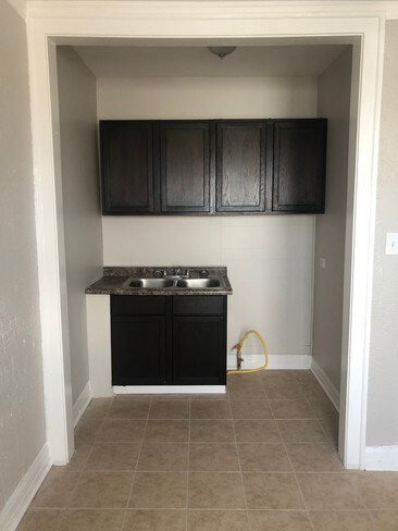 Foto del edificio - 2123 S Laramie Ave