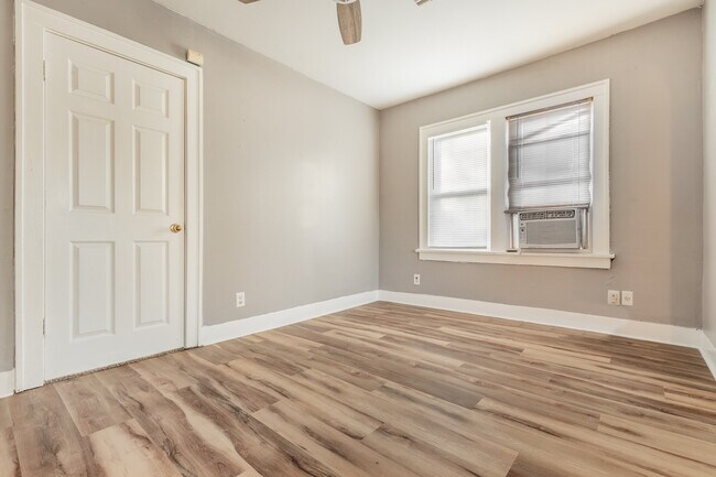 Foto del edificio - 802 NW 31st St
