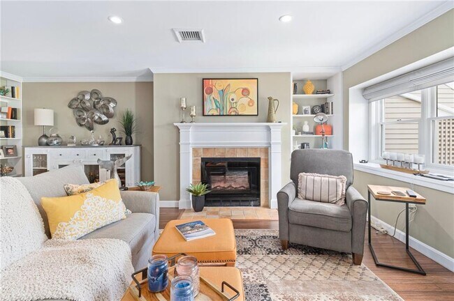 Foto del edificio - 43 Lawton Brook Ln