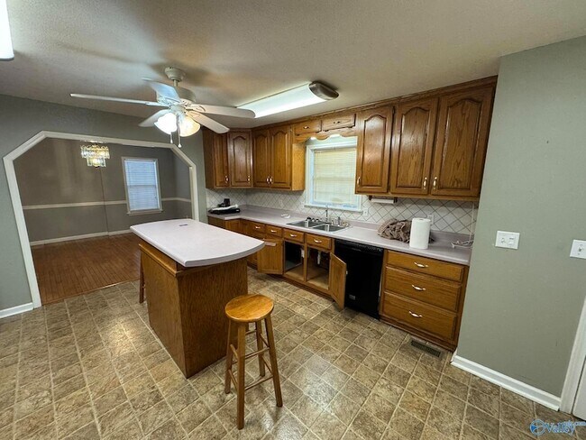 Foto del edificio - 104 Cypress Cir