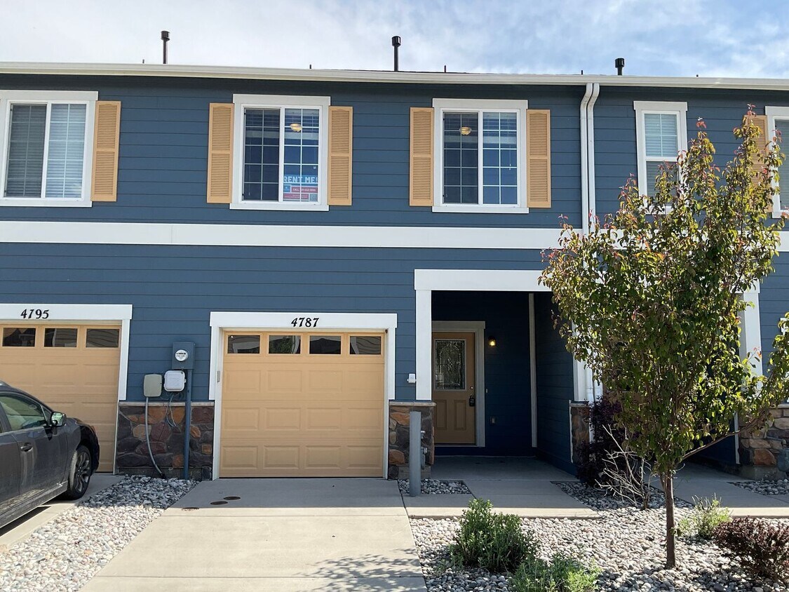 Foto principal - 3 Bedroom Townhome Available Near Hancock ...
