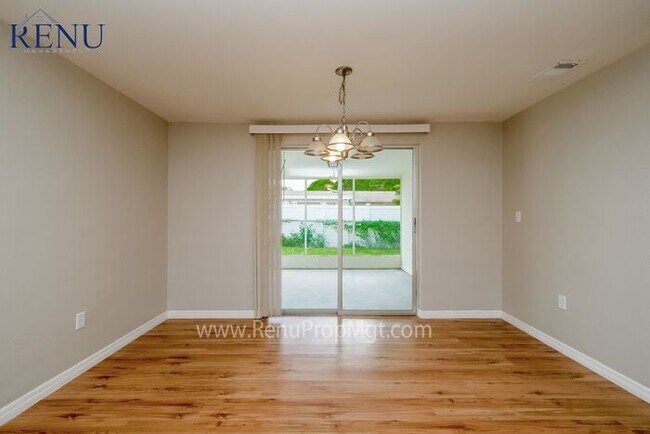 Foto del edificio - Available Now!