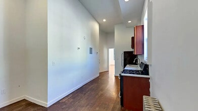 Building Photo - 886 Franklin Ave