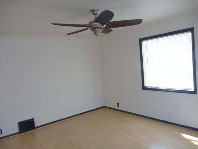 Habitación del frente - 3434 W 54th Ave