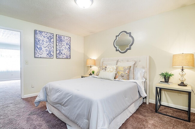 Relax and Recharge - Willow Lake Apartments