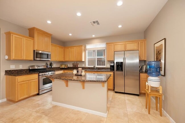 Building Photo - 4521-4523 Saturn St