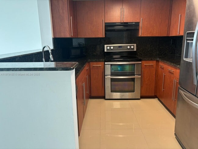 Building Photo - 3000 Coral Wy