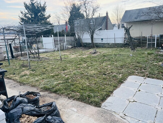 BACKYARD - 263 Richmond Ave