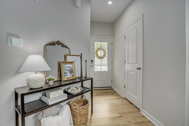 Building Photo - 688 Streamside Drive Unit L