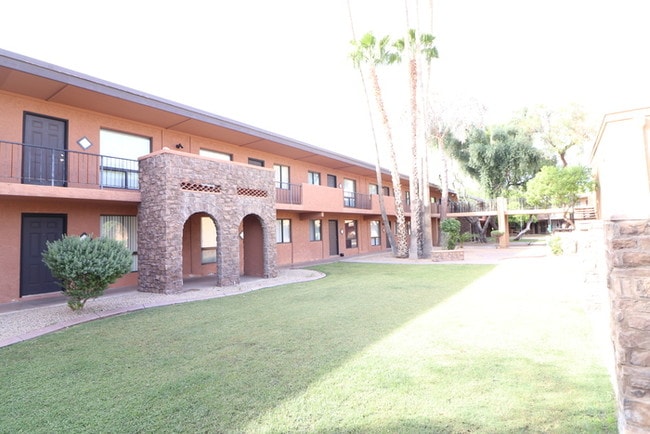 Building Photo - 7110 E Continental Dr