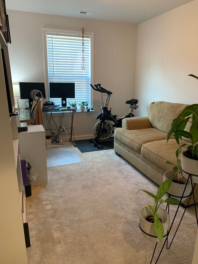 Foto del edificio - 9245 St. Charles Cir