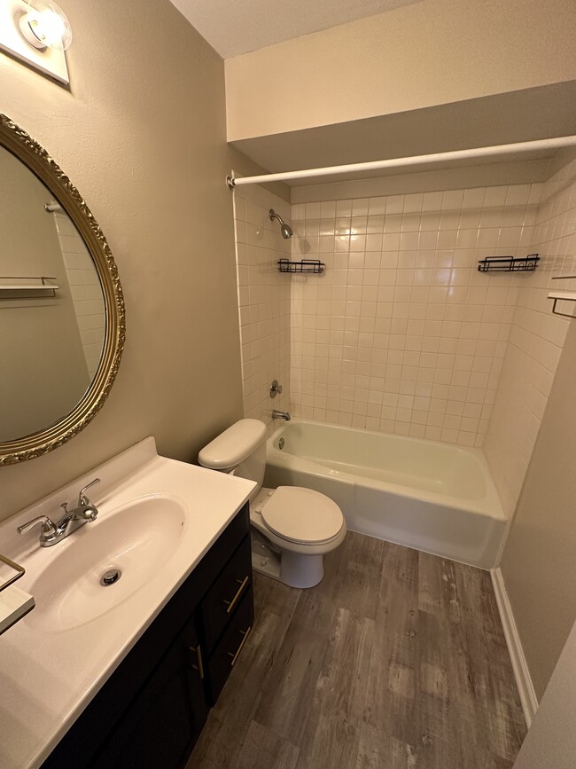 Building Photo - 2300 Beau Monde Ln