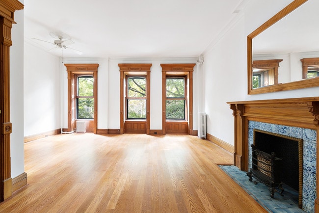 Building Photo - 523 3rd St