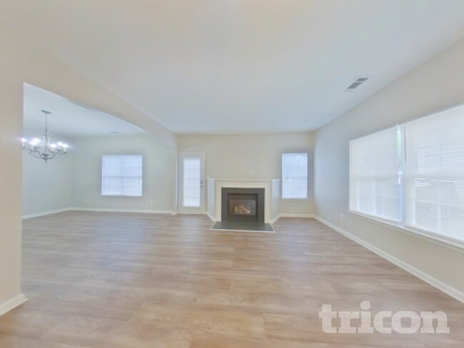 Foto del edificio - 5113 Livermore Ln