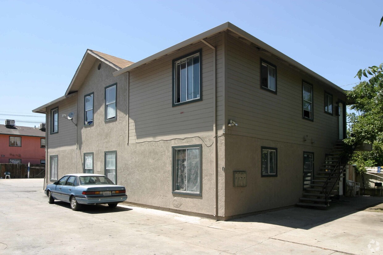 Primary Photo - 711 S Washington St