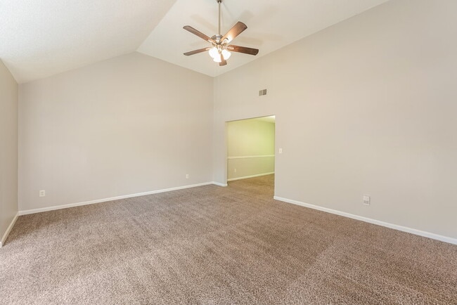 Foto del edificio - 3154 Lower Creek Dr