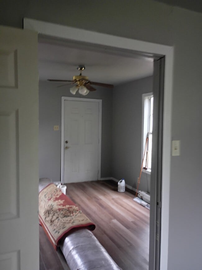 Foto del edificio - 613 Brook Dr