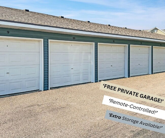Building Photo - NEW EXTERIOR SIDING & ROOFS!! YOUR OWN IN ...