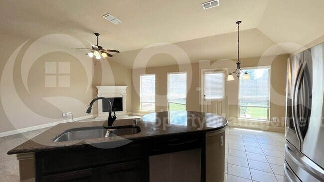 Building Photo - 1705 Fair Oaks Ln