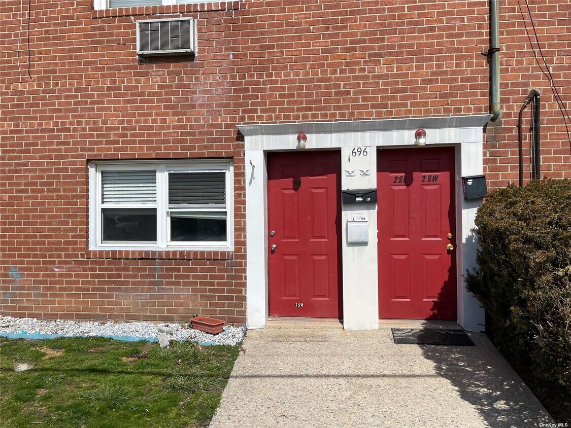 Primary Photo - 1690 Newbridge Rd