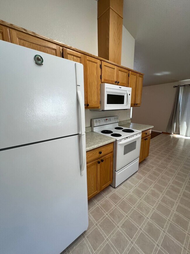 171 SE Brookhurst Way, Grants Pass, OR 97527 House Rental in Grants