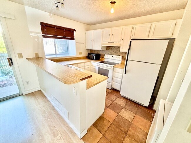 Foto del edificio - 17315 E Rice Cir