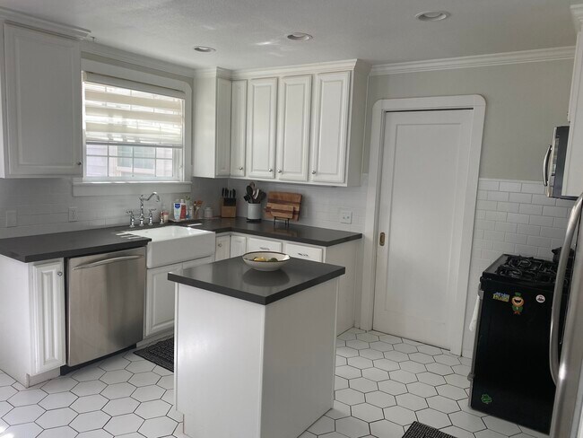 Foto del edificio - 2315 Dwight Way