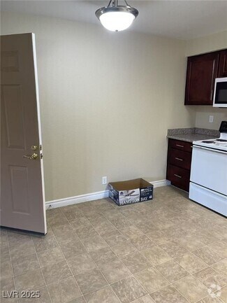 Building Photo - 5180 Indian River Dr