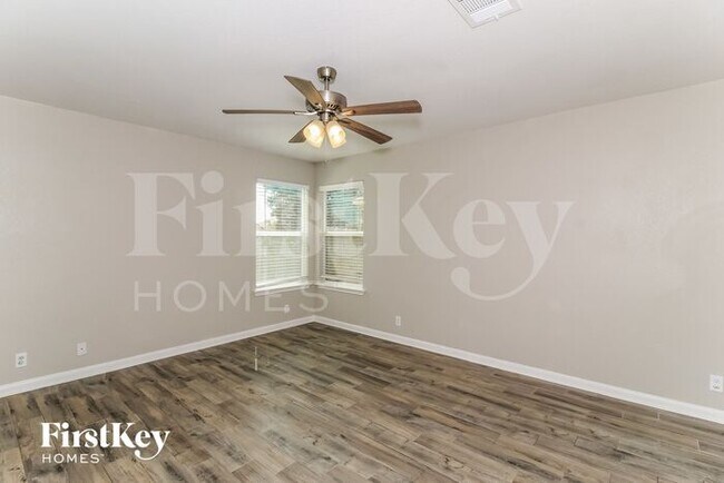 Foto del edificio - 2138 Brinkley Dr