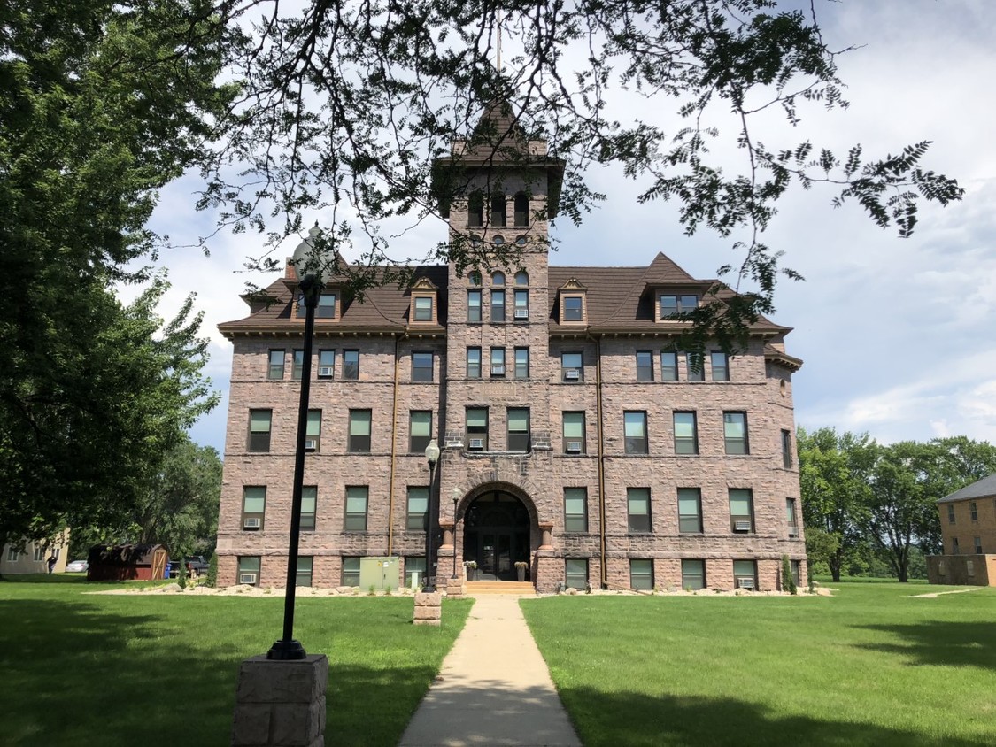 Old Main - Old Main Apartments