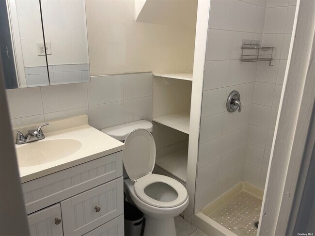 Foto del edificio - 2140 E 70th St
