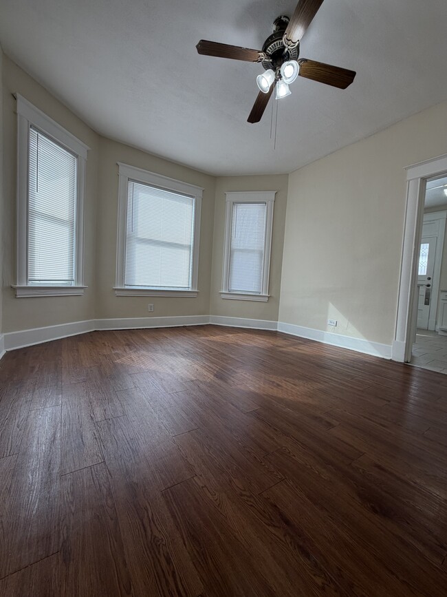 Building Photo - 2613 Iowa St