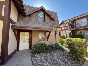 Building Photo - 500 Thunderbird Dr