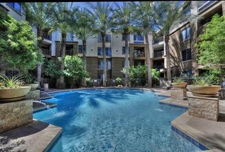 Building Photo - 1701 E Colter St