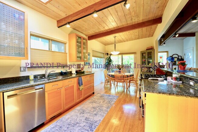 Foto del edificio - Quality San Anselmo Home Near Parks and Sc...