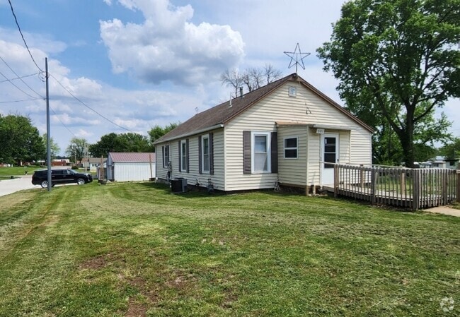 Building Photo - 501 Cowgill St