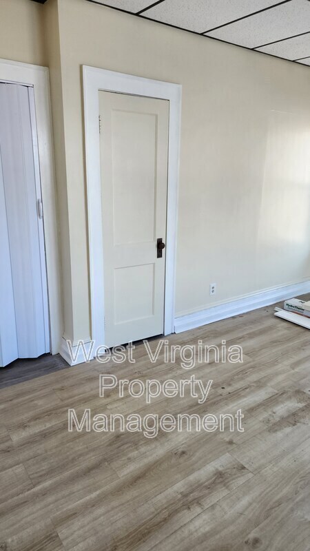 Foto del edificio - 415 Woodlawn Ave