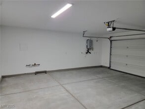 Building Photo - 6139 Rathbone St